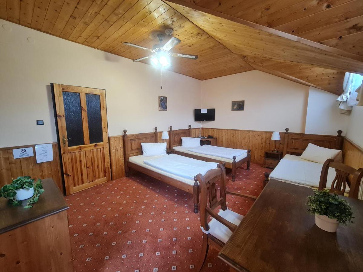 Garni Hotel Asas*** 莫斯特 外观 照片