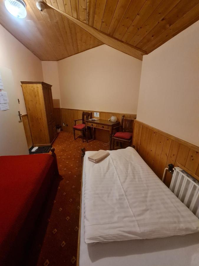 Garni Hotel Asas*** 莫斯特 外观 照片