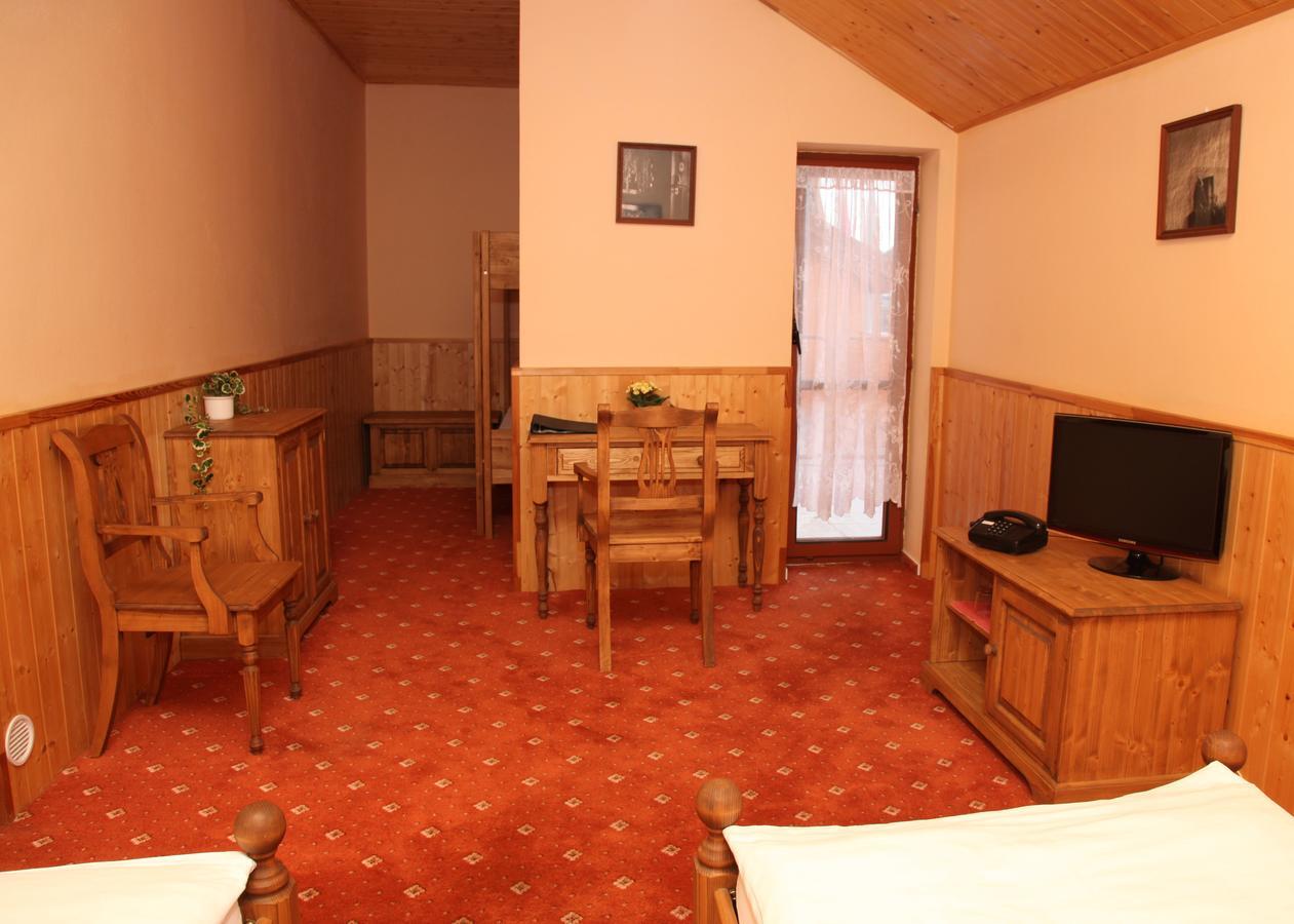 Garni Hotel Asas*** 莫斯特 外观 照片