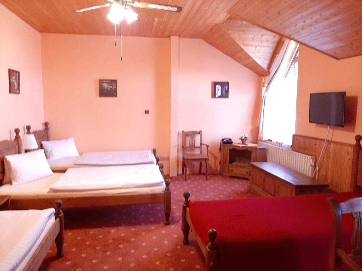 Garni Hotel Asas*** 莫斯特 外观 照片