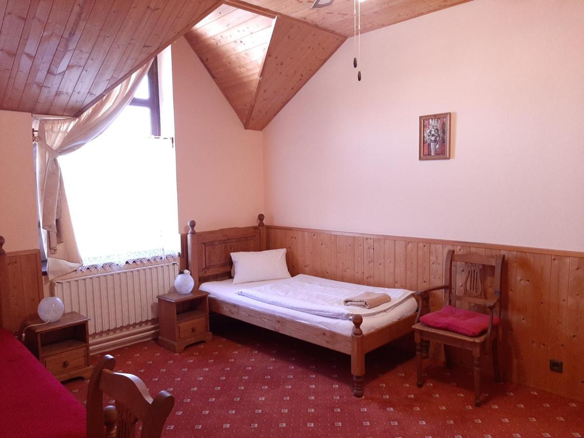 Garni Hotel Asas*** 莫斯特 外观 照片