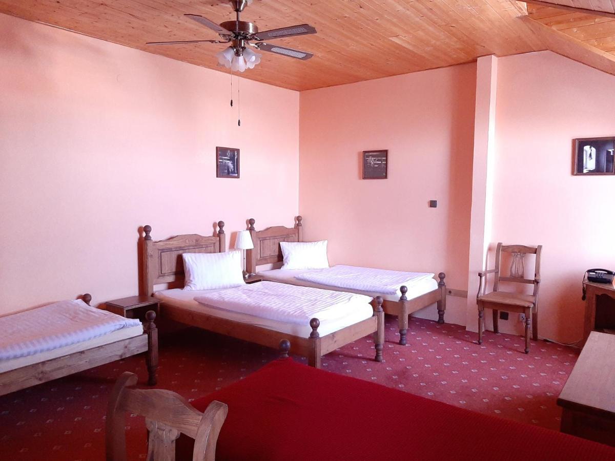 Garni Hotel Asas*** 莫斯特 外观 照片
